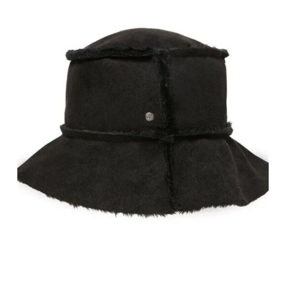 Steve Madden Black Reversible Faux Fur Suede Bucket Hat - Picture 1 of 8